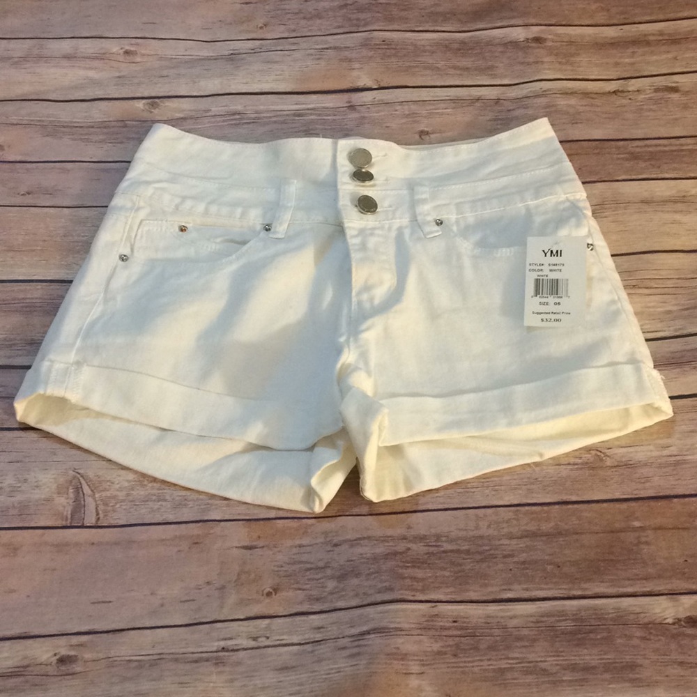 NWT YMI Wanna Betta Butt White Shorts