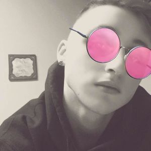 Meet your Posher, Connor