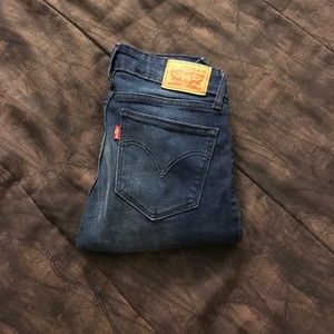 Levi’s 711 Skinny Jeans