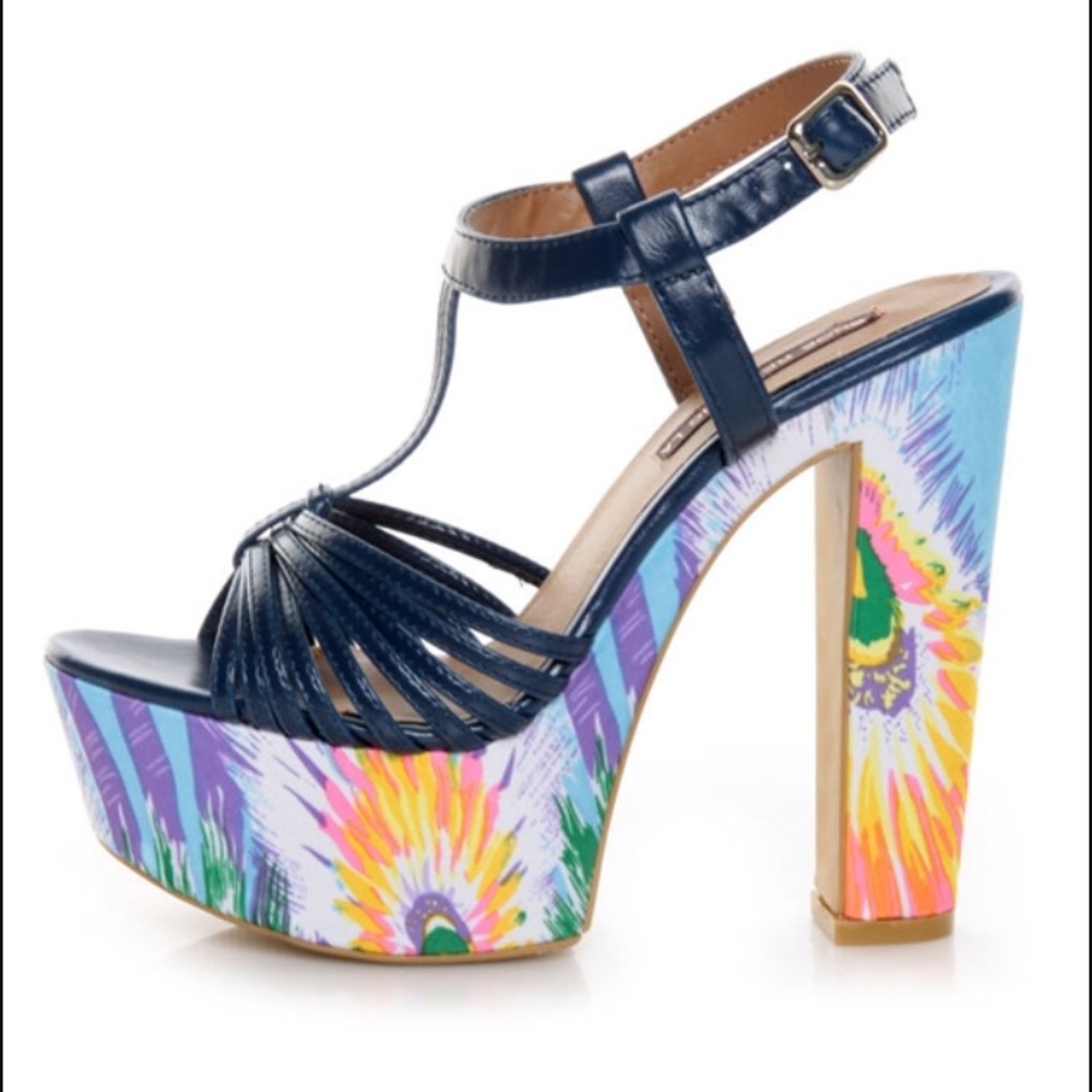 SOLD OUT Shoe Republic LA Strappy Platform Heels 8