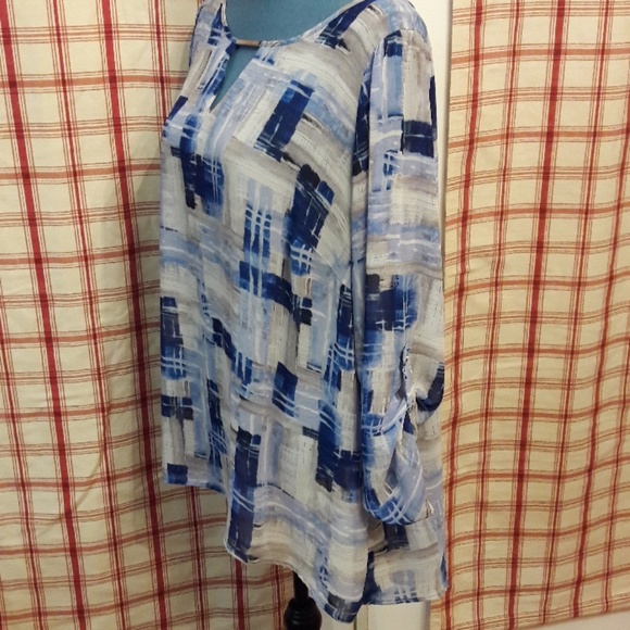 **SALE** Blue & White Sheer New Directions Top - Picture 4 of 8