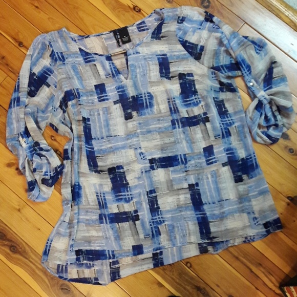 **SALE** Blue & White Sheer New Directions Top - Picture 2 of 8