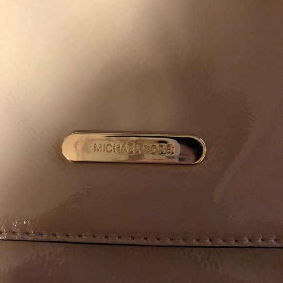 Michael Kors Patent Shoulder Bag - Picture 2 of 7