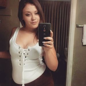 Meet your Posher, Kenzie