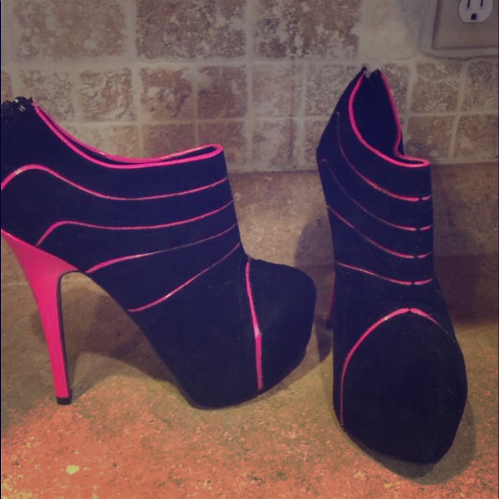 Black and pink stilettos