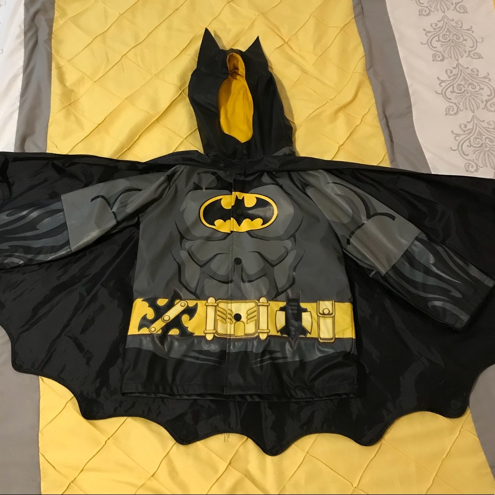 EUC Western Chief Batman raincoat w/removable cape