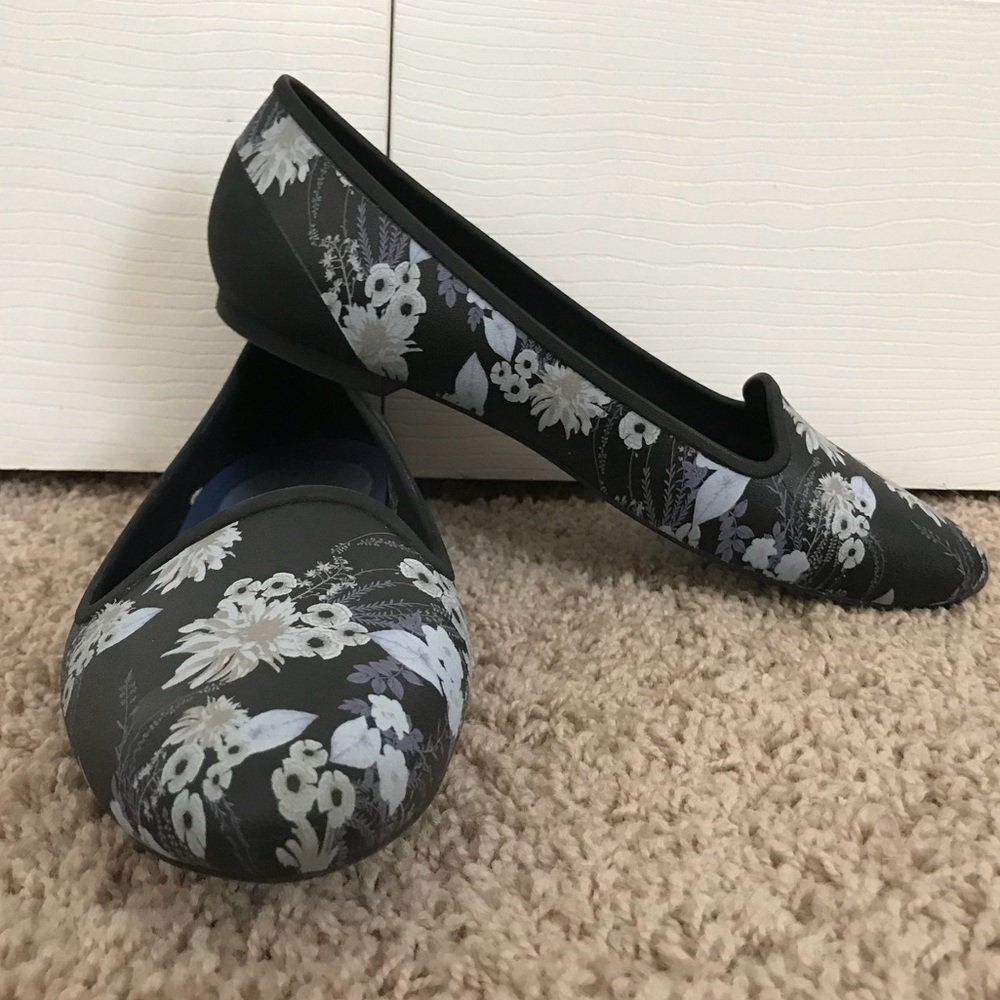 Crocs flats