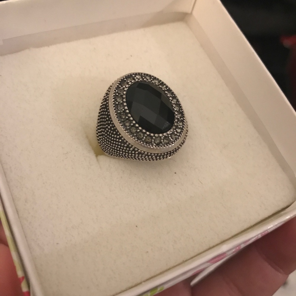 Premier Designs ring size 5/6