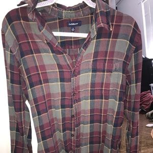 Small men's flannel