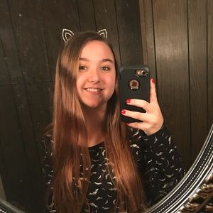 Meet your Posher, Alicia