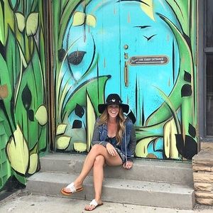 Meet your Posher, Lacey