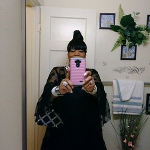 Meet your Posher, Raymonde