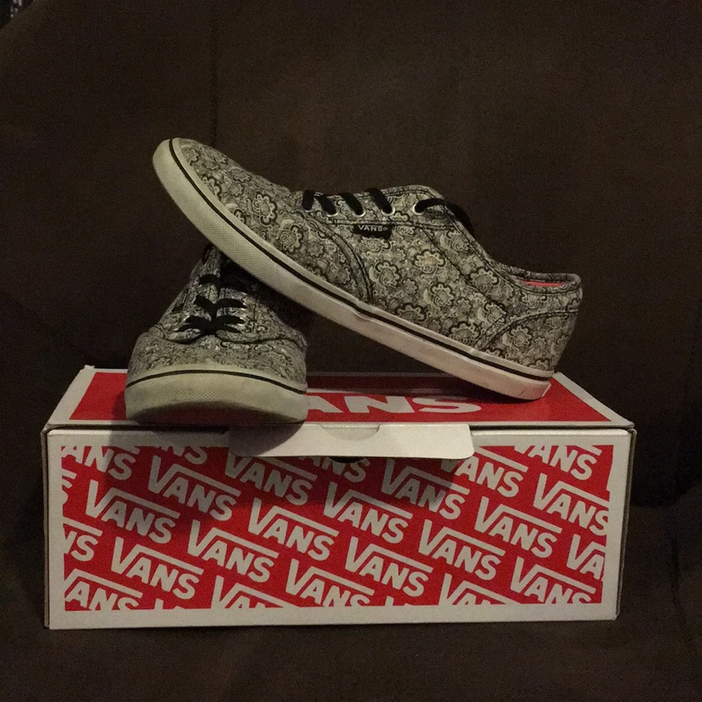 Size 7.5 Women’s Vans