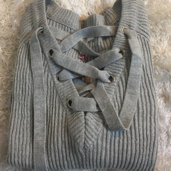 Lace up sweater in grey - Picture 4 of 5