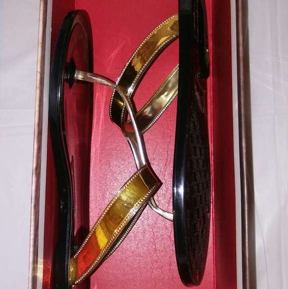 Black and Gold sandals - Picture 3 of 3