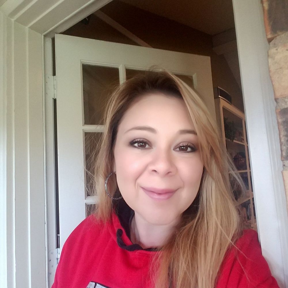 Meet your Posher, Lorisa