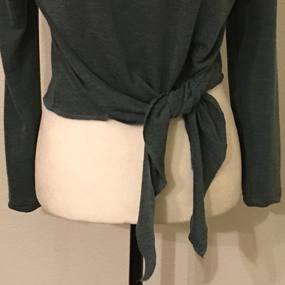 🎉 Host Pick 🎉 Green Drop Shoulder Tie Front Top - Picture 5 of 5