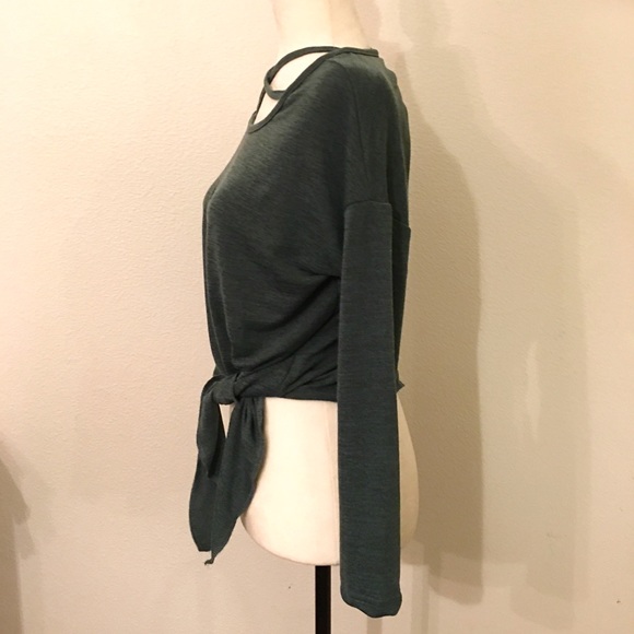 🎉 Host Pick 🎉 Green Drop Shoulder Tie Front Top - Picture 3 of 5
