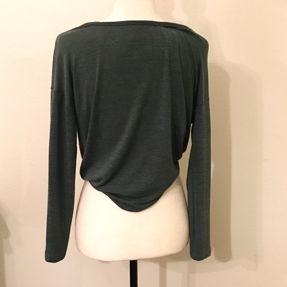🎉 Host Pick 🎉 Green Drop Shoulder Tie Front Top - Picture 4 of 5