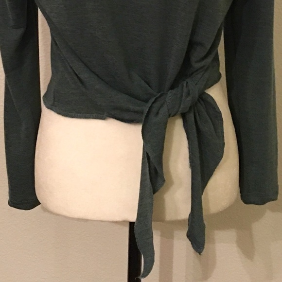 🎉 Host Pick 🎉 Green Drop Shoulder Tie Front Top - Picture 5 of 5
