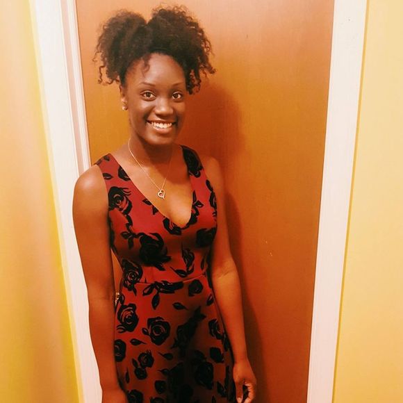 Meet your Posher, Tierra - Picture 4 of 9