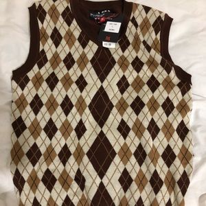 A royal prestige sleeveless sweater vest new.