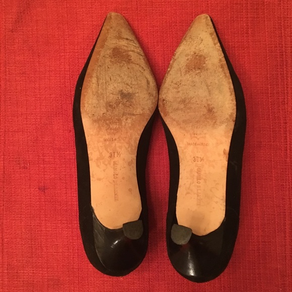 Monolo Blahnik Scalloped Suede Black Shoes - Picture 3 of 5