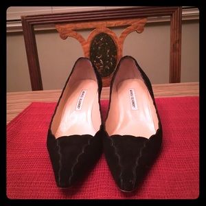Monolo Blahnik Scalloped Suede Black Shoes