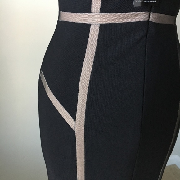 Sleeveless contrast mesh inset mermaid gown dress - Picture 6 of 7