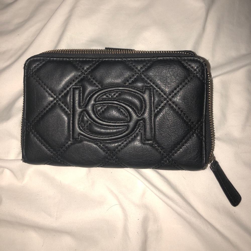 BB Pleated black leather wallet