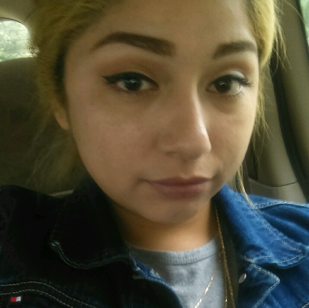 Meet your Posher, Gloria