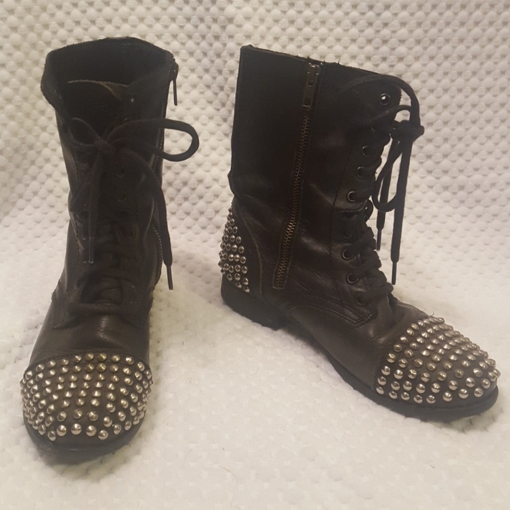 - metal toad leather black boots