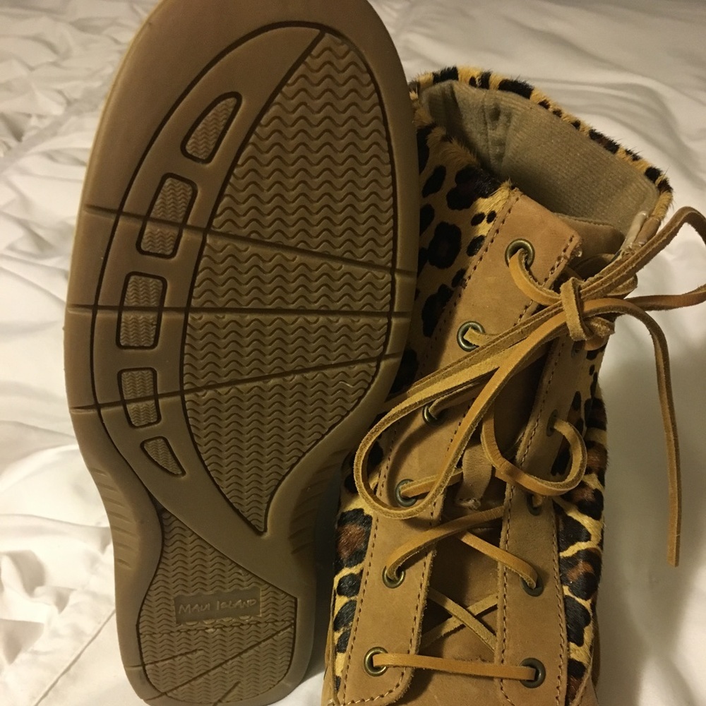 Boots - Picture 5 of 6