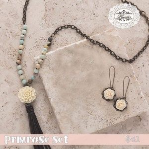 Necklace set