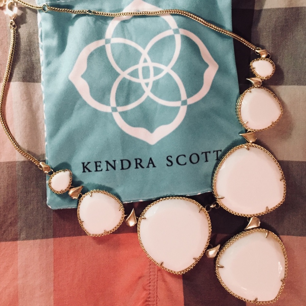 ‼️SOLD‼️ Kendra Scott Rebecca Necklace - Picture 1 of 5