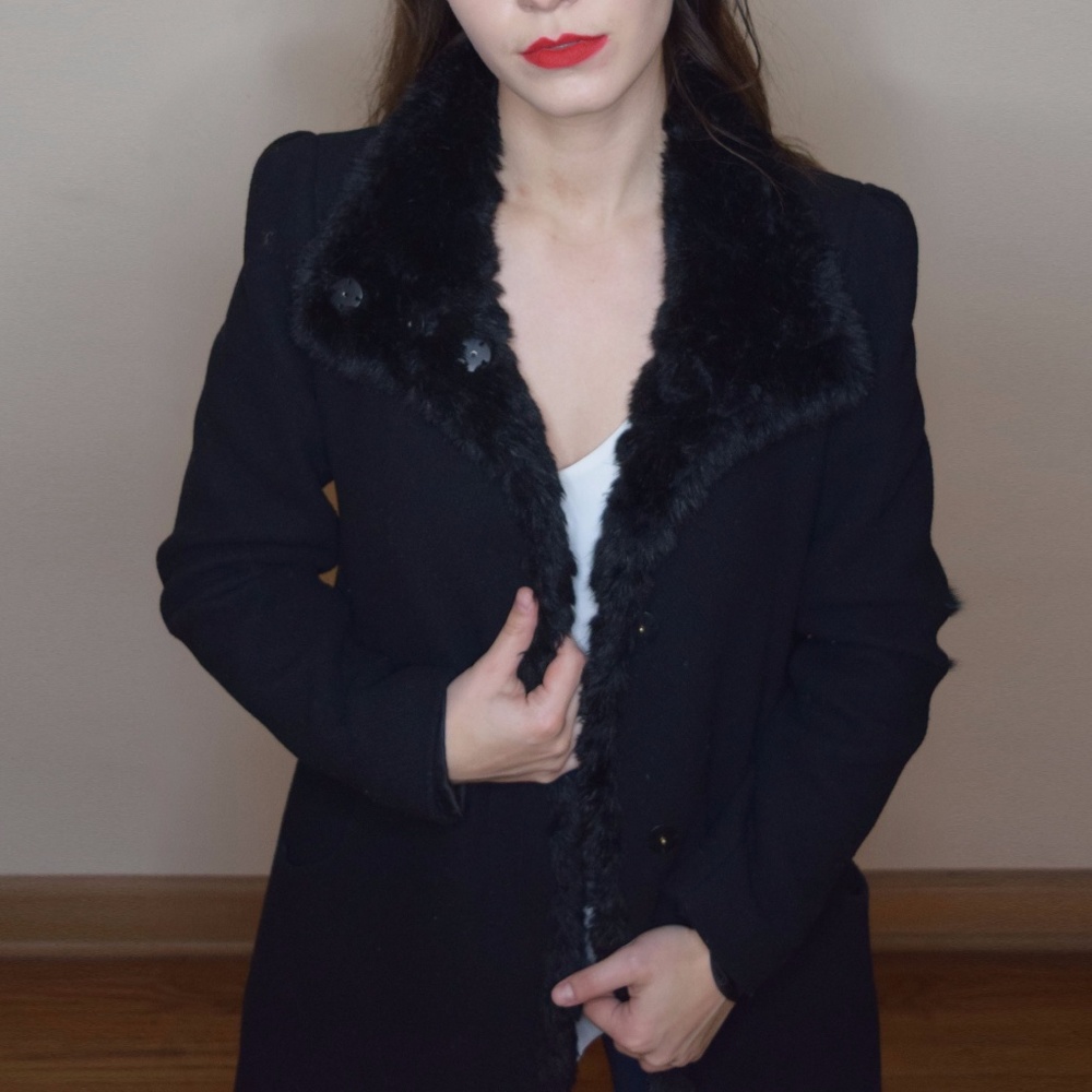 ZARA Asymmetric Black Jacket with Faux Fur Collar