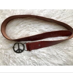 AEO peace sign belt