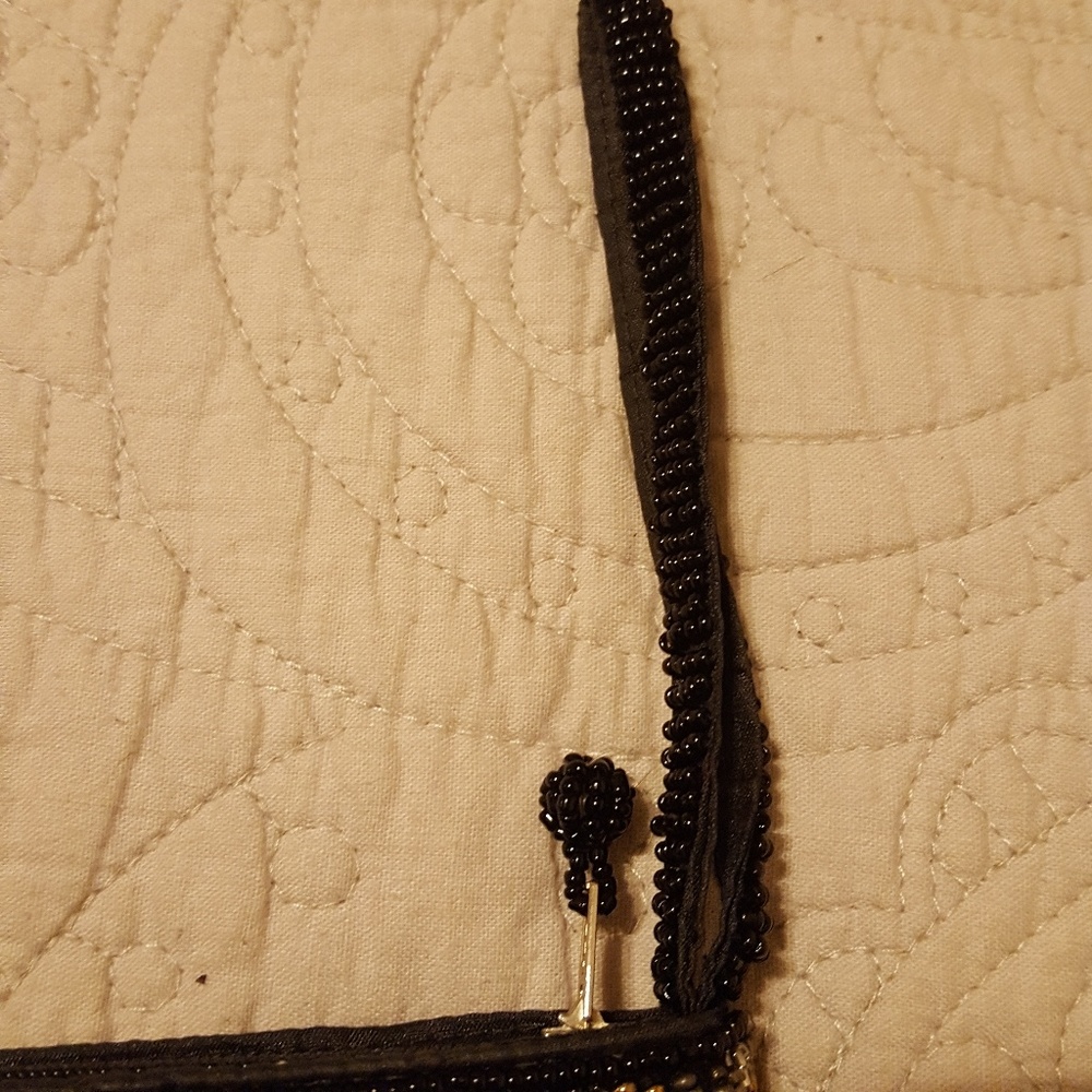 Beautiful Metallic Beaded Wristlet - Picture 4 of 5