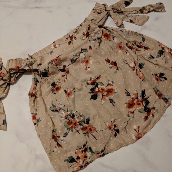 Lost + Wander Floral Off Shoulder Top - Picture 4 of 4