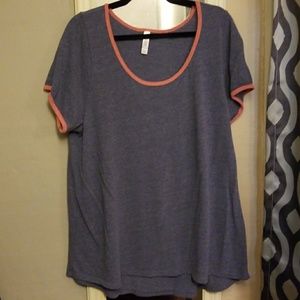 LuLaRoe ~ Classic T