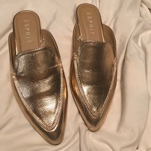 NWOT Rose gold mules
