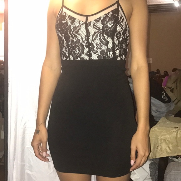 Little black dress - Picture 3 of 3
