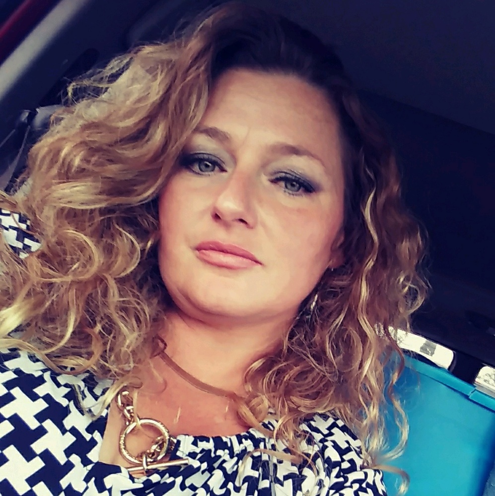 Meet your Posher, Holly