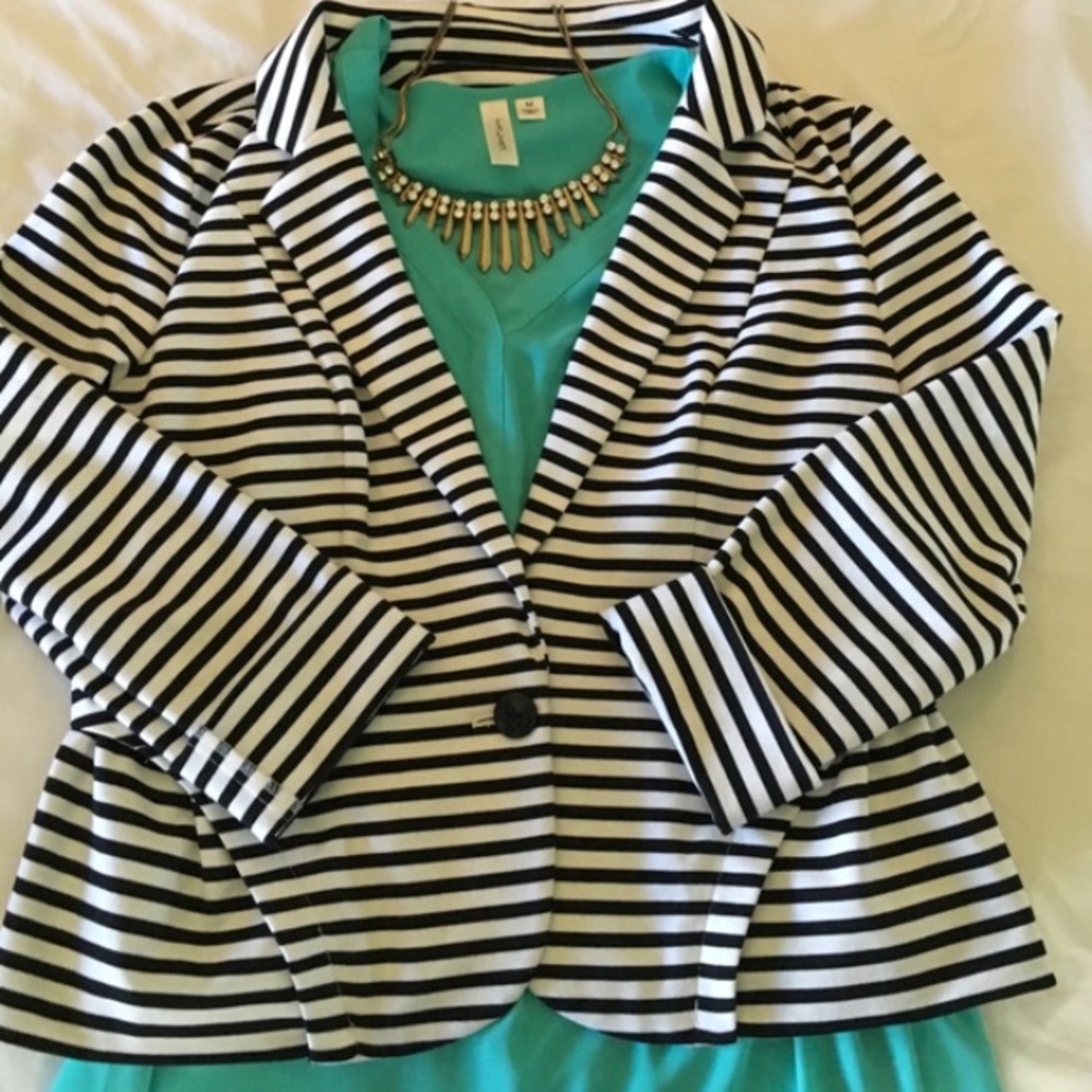 Striped Peplum Black & White Blazer • Elle