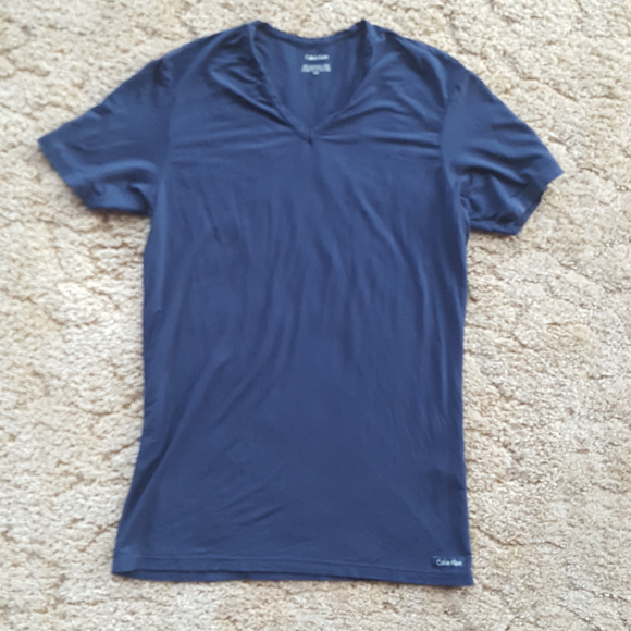 Calvin Klein Tee Shirt - Picture 3 of 5