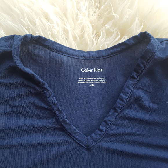 Calvin Klein Tee Shirt - Picture 2 of 5