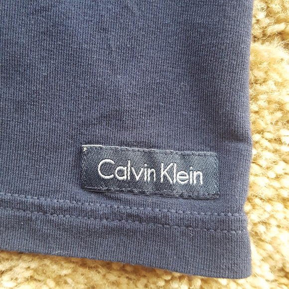 Calvin Klein Tee Shirt - Picture 5 of 5