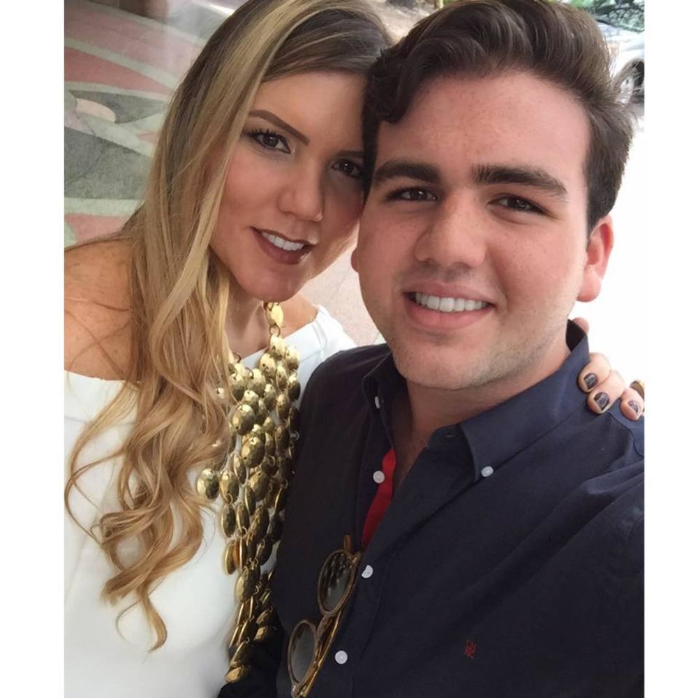 Meet your Posher, Simon