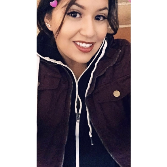 Meet your Posher, Fatima - Picture 1 of 1