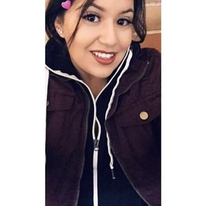 Meet your Posher, Fatima